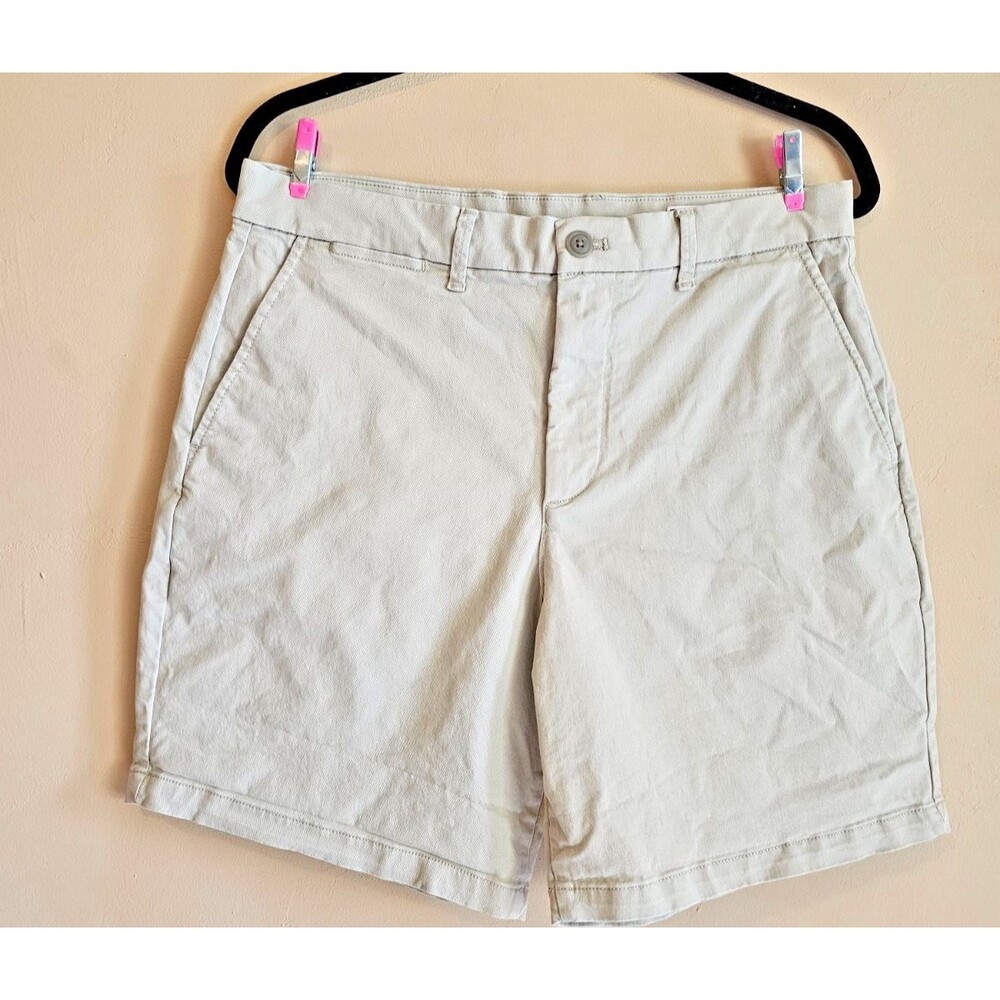 GAP Woman's 8" shorts-Size 31 Khaki, mid rise